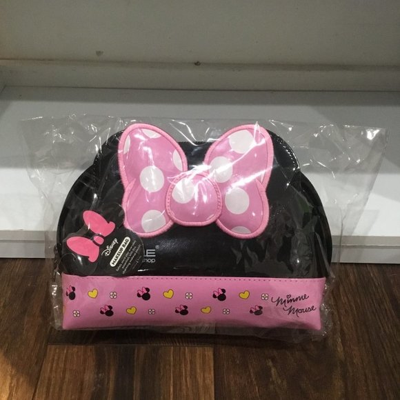 The Creme Shop Disney Minnie Mouse Bundle Travel Cosmetics Case, Sheet Masks NWT - Picture 3 of 7